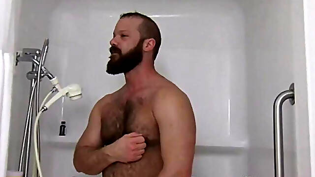 PHOENIX TOPHER - Macho bears banging bareback after a nice warm shower