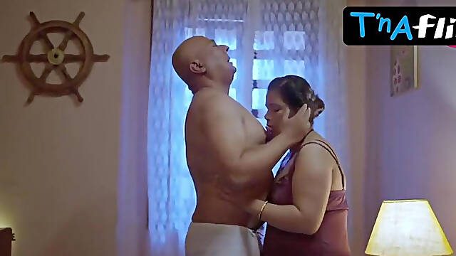 Shyna Khatri Sexy Scene in Choti Bahu