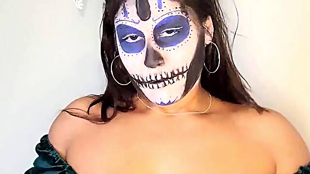 Amateur voyeur webcam BBW sucks cock for facial