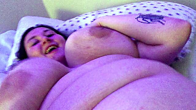 Big Boob hotty masturbate