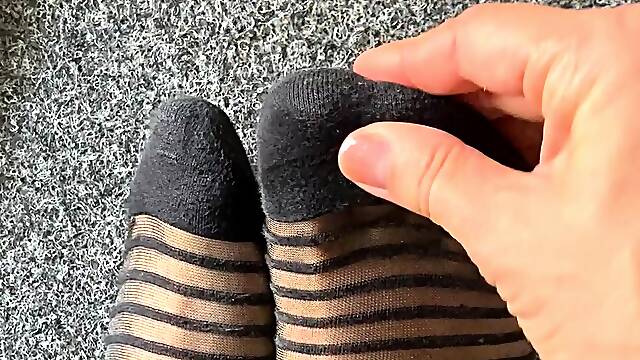 Flexible foot fetish masturbating with feet and hands