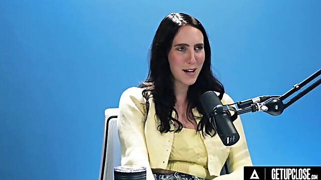 Cadence Lux Shaking Clit-Rub Orgasm Up Close Podcast Heat