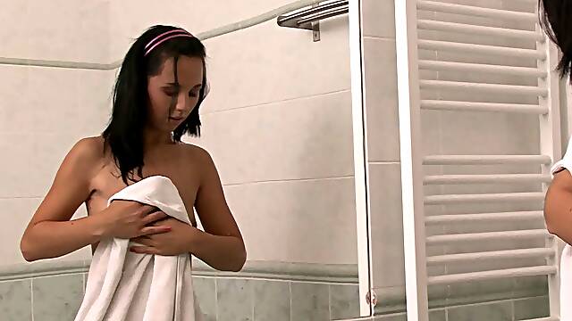 Horny oldman fucks brunette hottie after shower