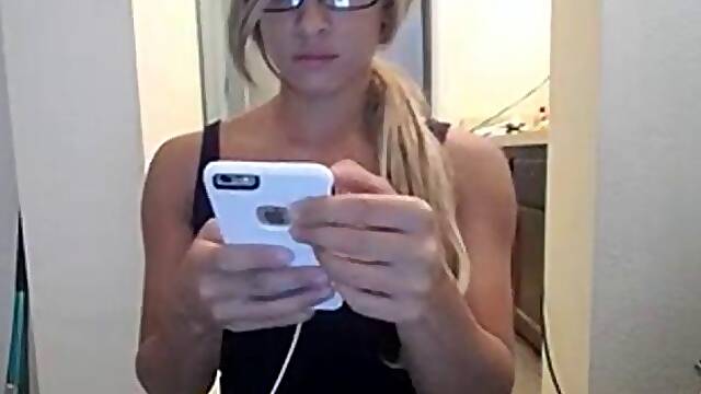 Alexis nne Glasses: Big Tits, Amateur Fansly Porn