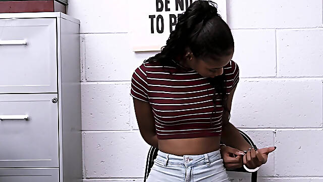 Ψηλές, Κλεψιμο, Μεγαλα Βυζια Τριο