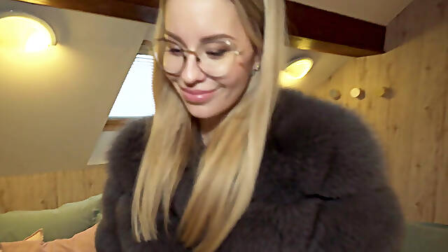 Πιστολη, Τσεχα Λεφτα, Μηκρες Με Χρηματα