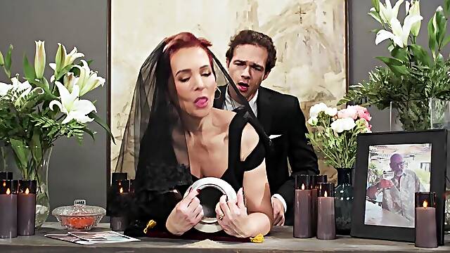 Lynne - Sorry For Your Loss - Ruby Lynne