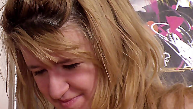 Ζευγαρι Ξελογιασμα, Ασχημη Ξανθιεσ