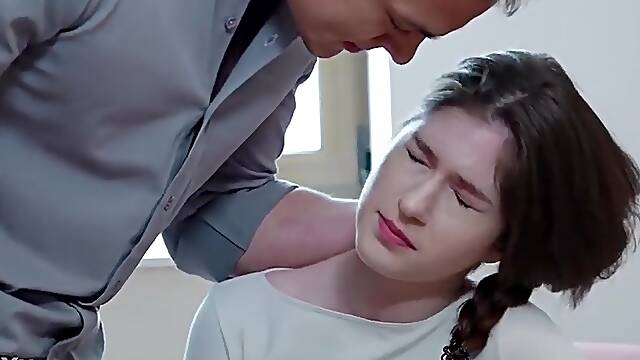 Hot Pearl Teen 18+ Girl Was Fucked By Stepfathers Big Dick For Smoking E Cigarette