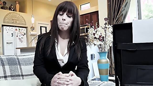 MYLF Stucked In An Apartment With My PAWG Secretary Kiara Edwards - Corona Lockdown