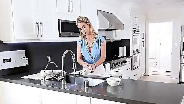 Bored suburban housewife gets ebony jock inside her moist twat each thursday during the time that spouse is away