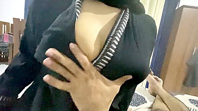 Arabic Pakistani BigBoobs damsel pressed by uncle alone