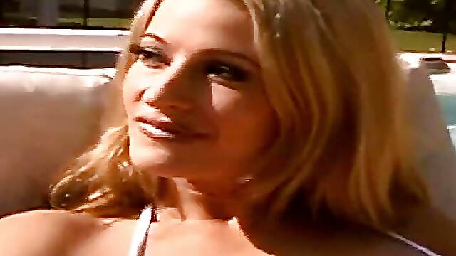 Sexy Blonde Pornstar Lauren Kain Has Sex in Her Bikini