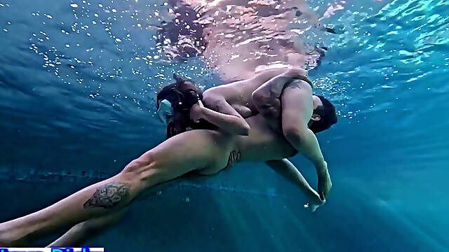 Underwater Suck and Fuck - Crazy Swimming Pool Sex - Steve Rickz, Chloe Kreams