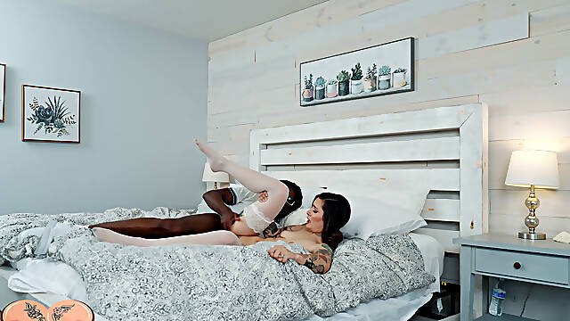 Tattooed Hottie Luna Lovely Gets BBC